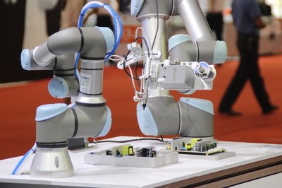 协作机器人 为实现自动化赋能的关键技术引擎